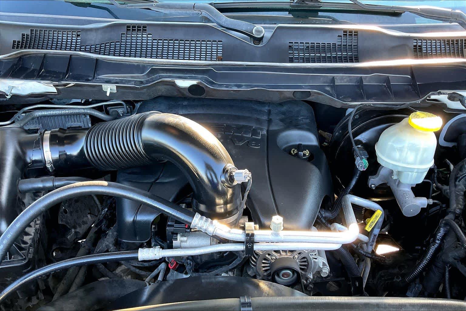 Used 2017 RAM 1500 Laramie AWD/4WD image 32