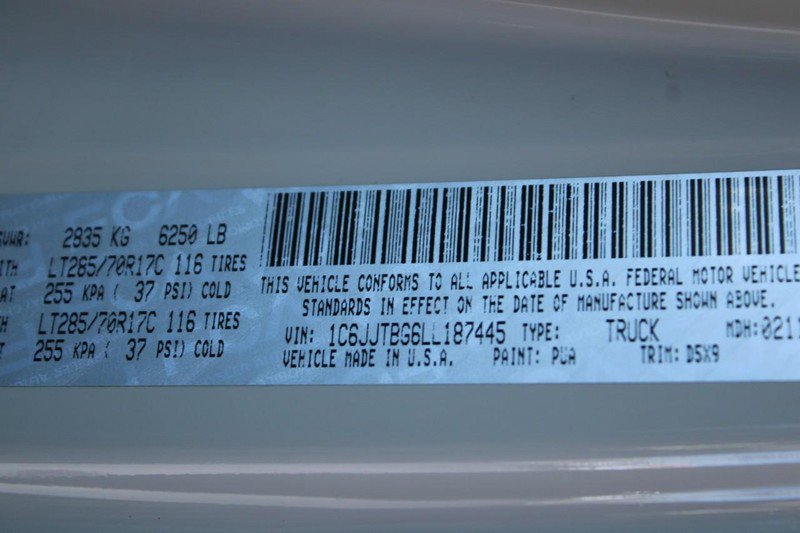 Used 2020 Jeep Gladiator Rubicon w/ Trailer Tow Package AWD/4WD image 17