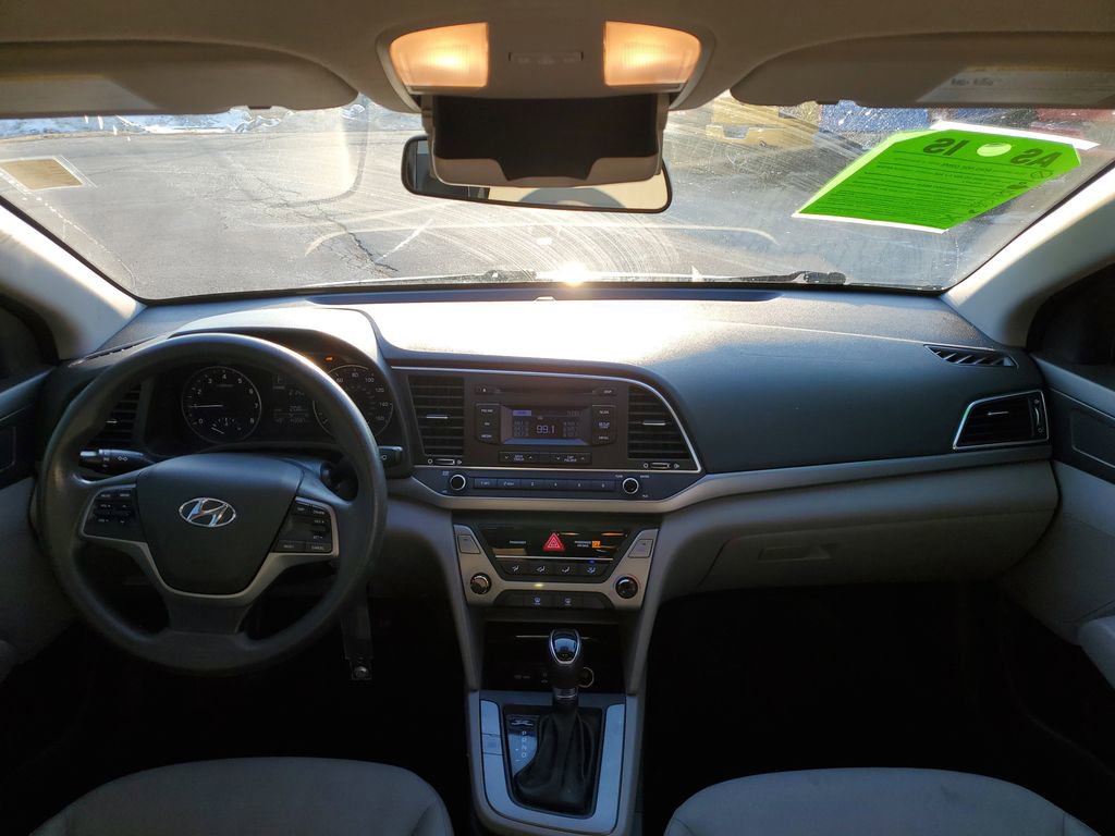 Used 2017 Hyundai Elantra SE image 23