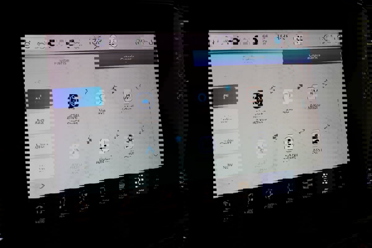 Used 2024 Jeep Wagoneer L Series III w/ Flexible Seating Group image 57