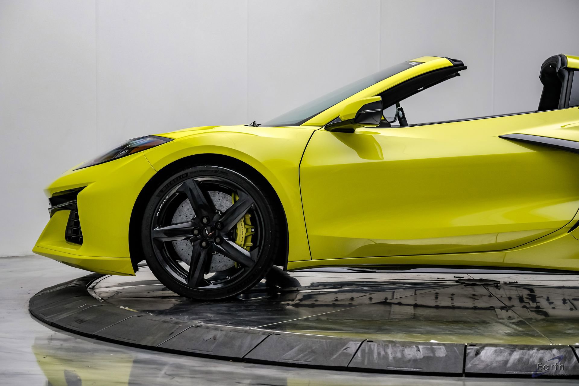 Used 2024 Chevrolet Corvette Z06 w/ Stealth Interior Trim Package RWD image 11