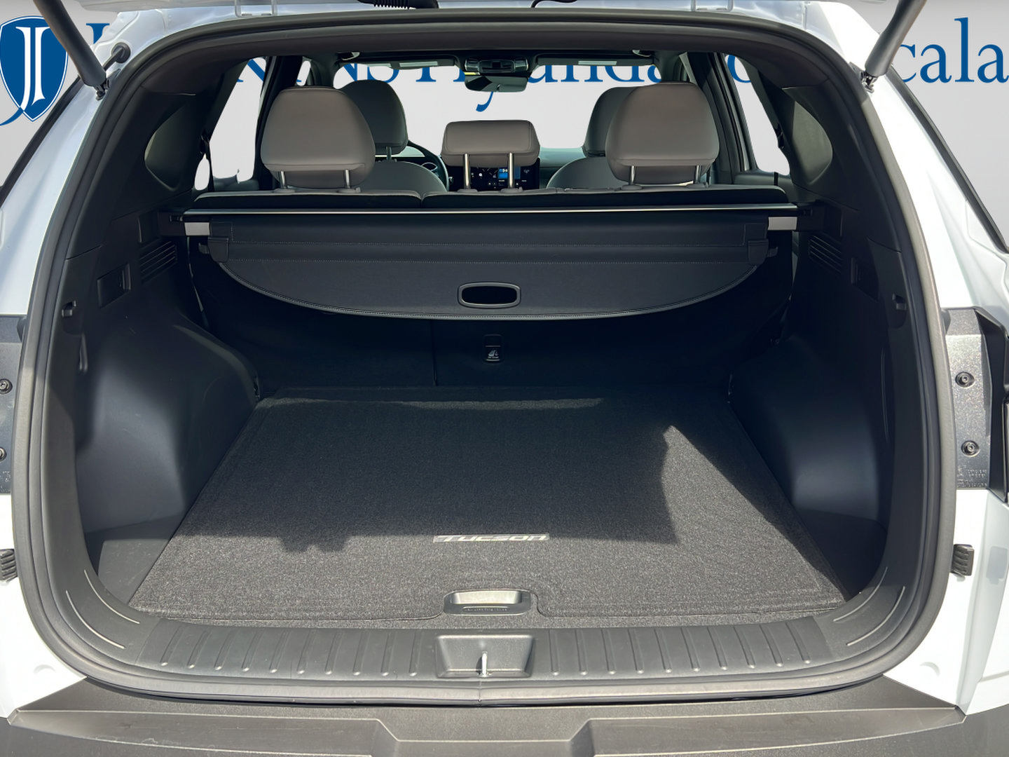 Certified 2025 Hyundai Tucson Limited AWD/4WD image 10