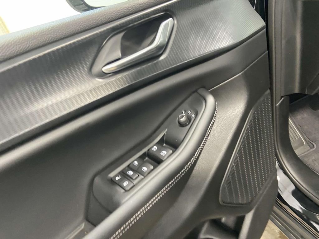 New 2025 Jeep Grand Cherokee Altitude image 15