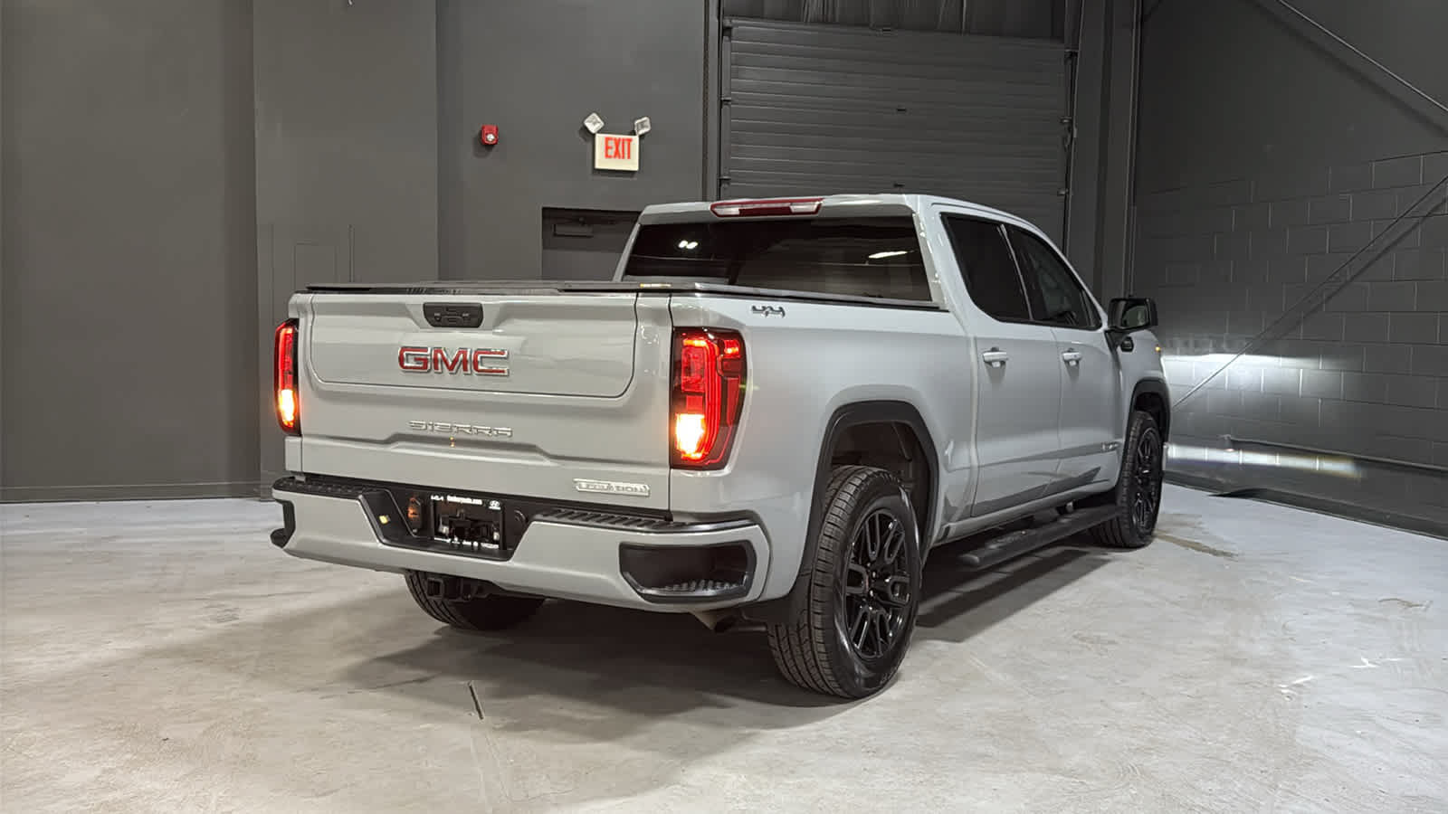 Used 2024 GMC Sierra 1500 Elevation AWD/4WD image 4