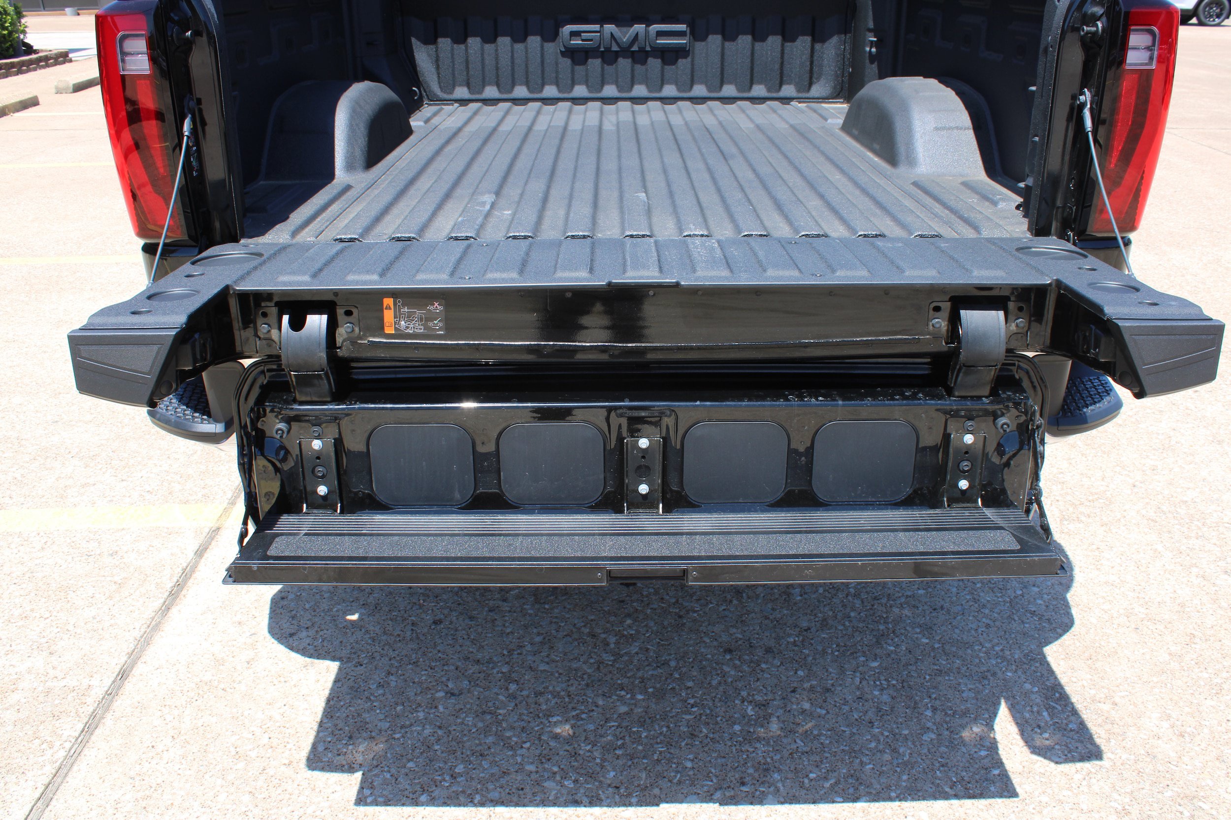 Used 2026 GMC Sierra 2500 SLT w/ SLT Premium Package AWD/4WD image 15