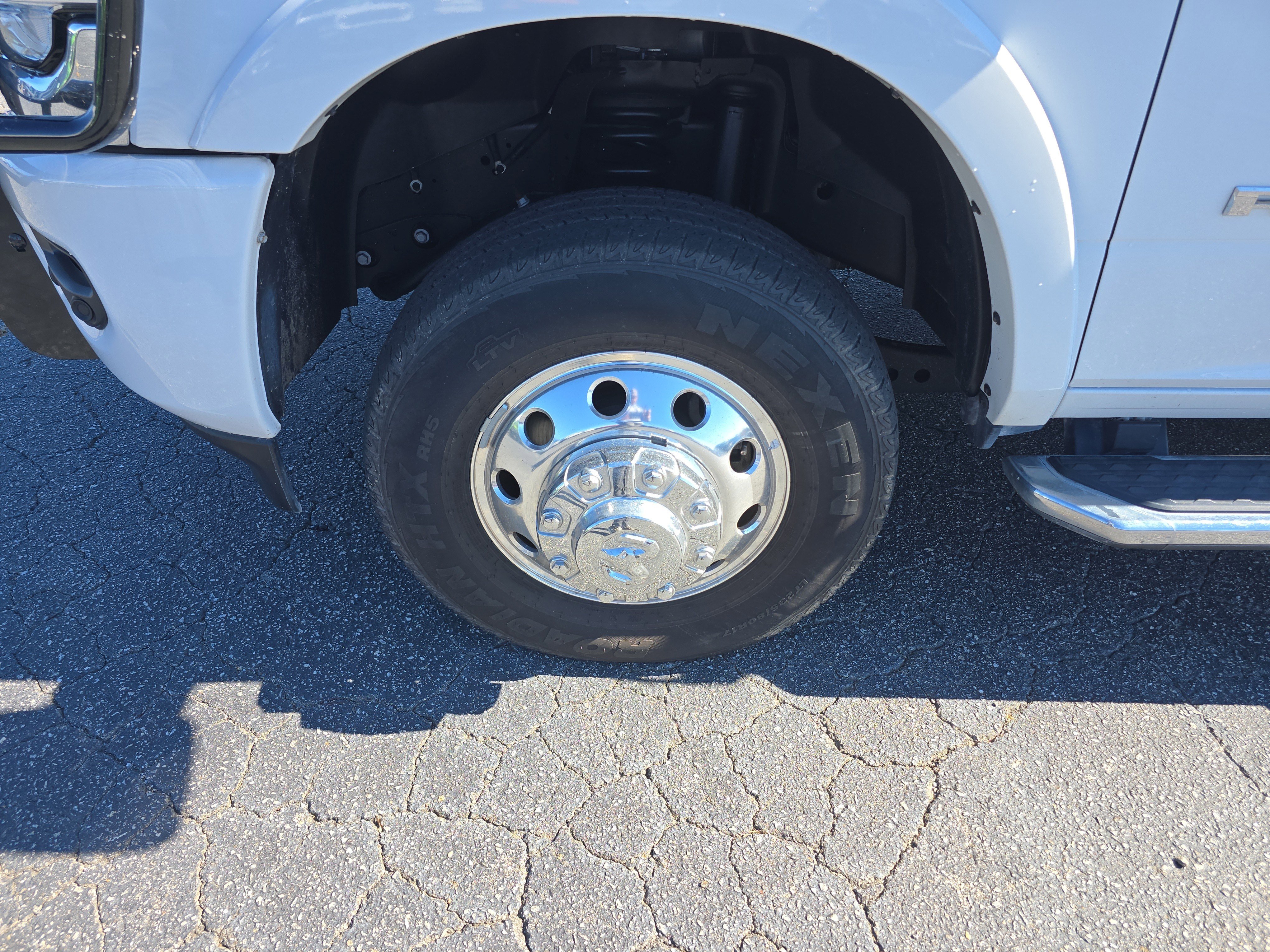 Used 2023 RAM 3500 Limited image 11