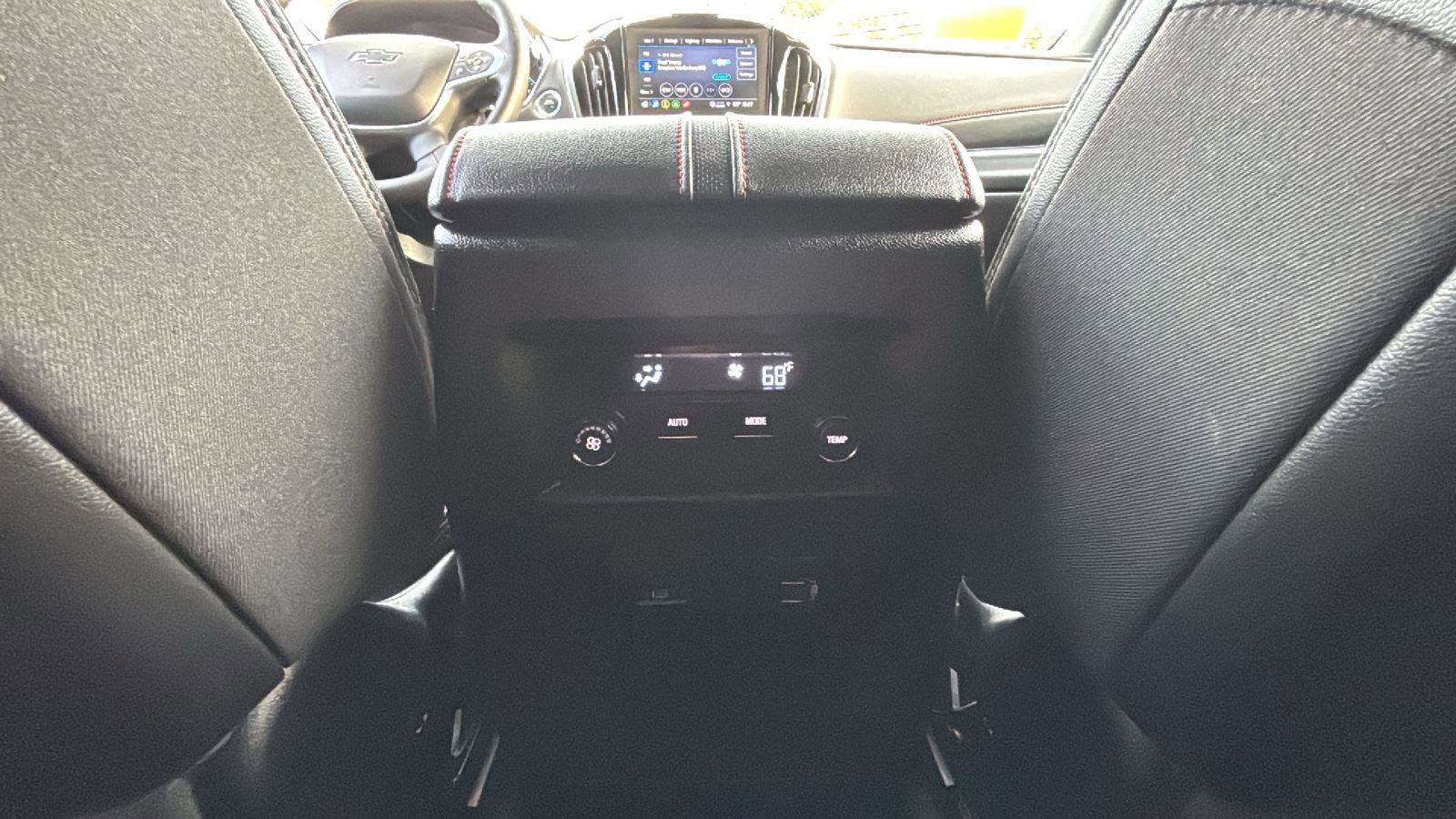 Used 2024 Chevrolet Traverse RS image 27