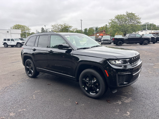 New 2027 Jeep Grand Cherokee Limited AWD/4WD image 2