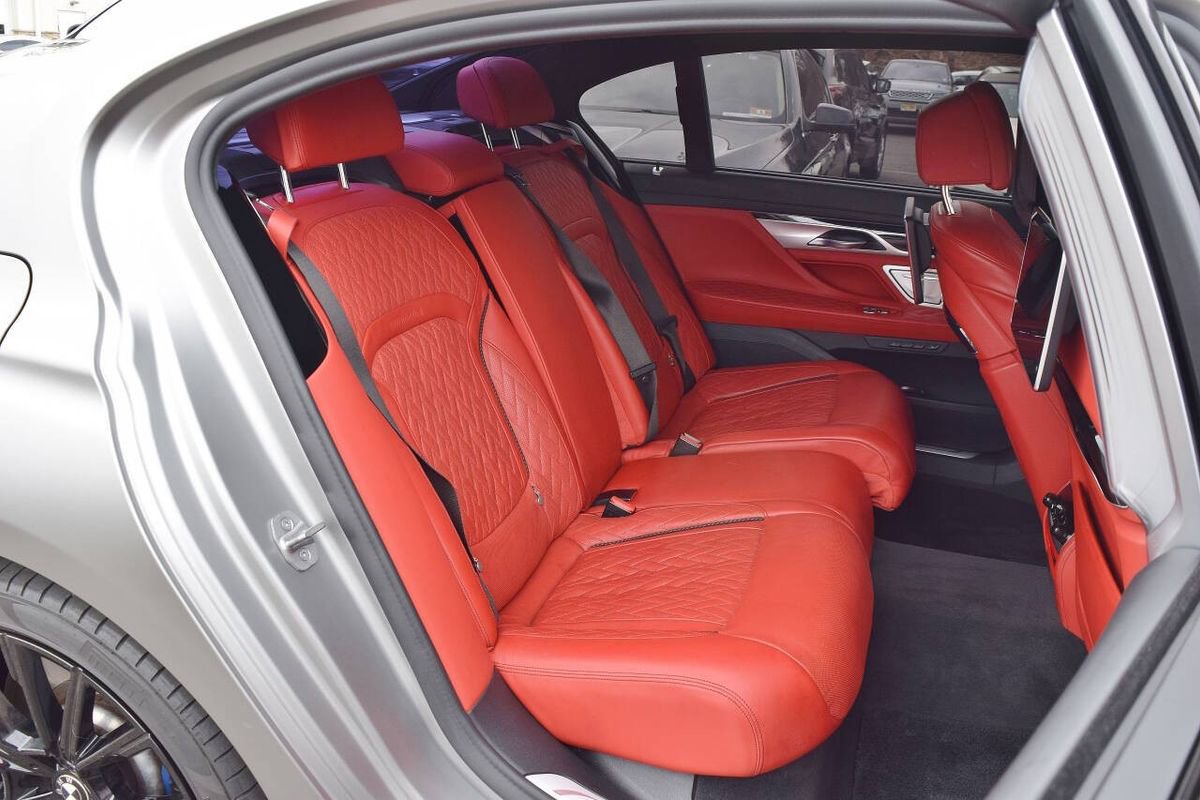 Used 2022 BMW M760i xDrive w/ Luxury Rear Seating Package image 53