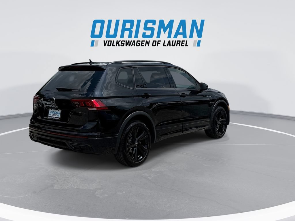Used 2024 Volkswagen Tiguan SE R-Line AWD/4WD image 8