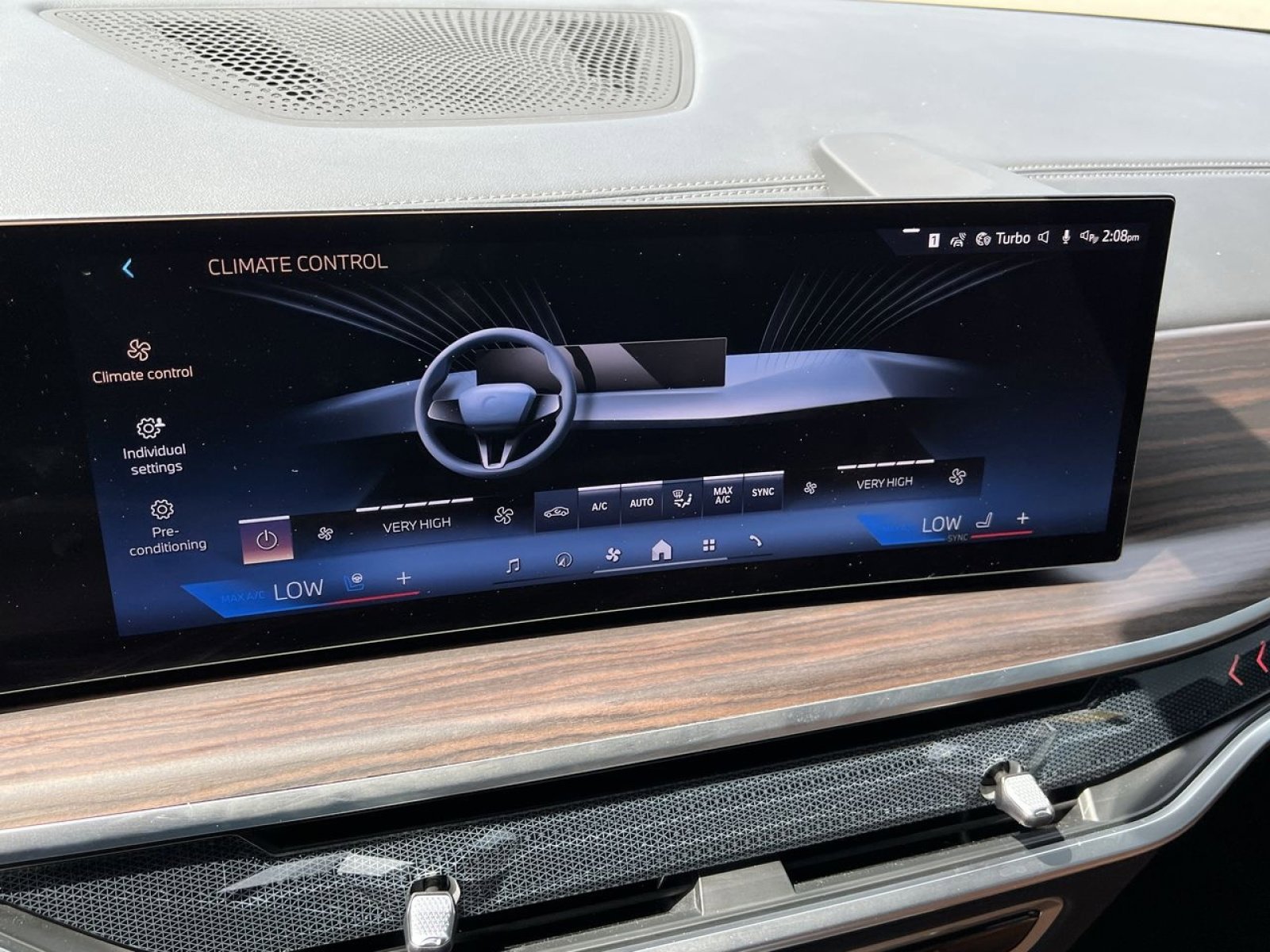 Used 2024 BMW X5 xDrive40i w/ M Sport Package image 22