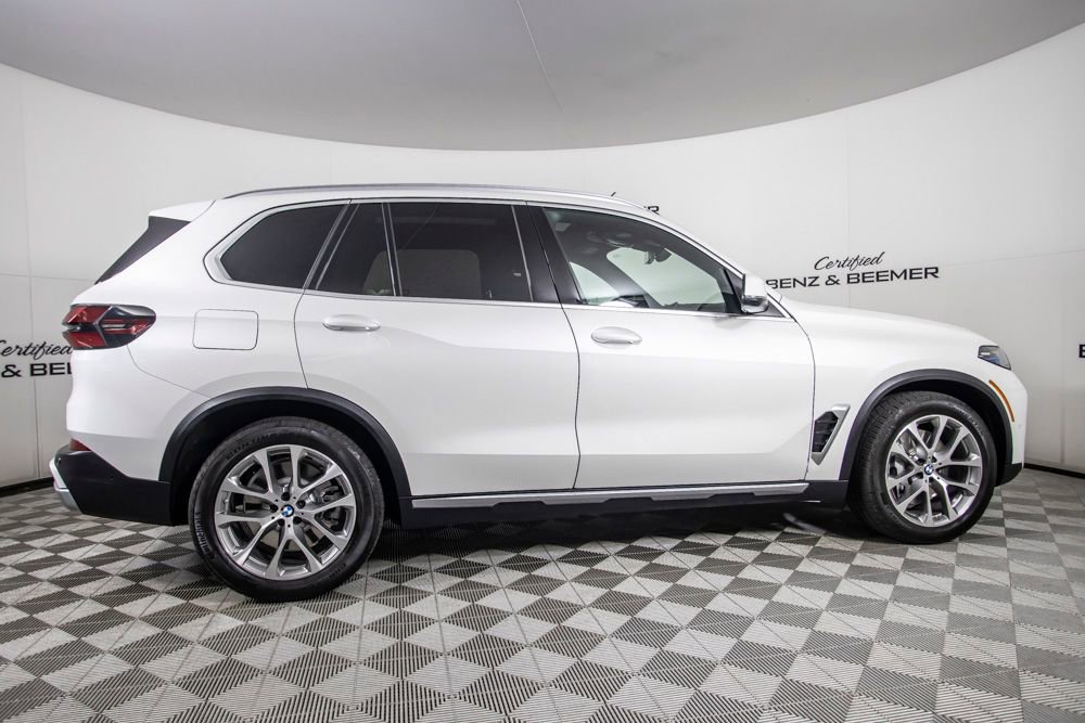 Used 2026 BMW X5 xDrive50e w/ Climate Comfort Package AWD/4WD image 10