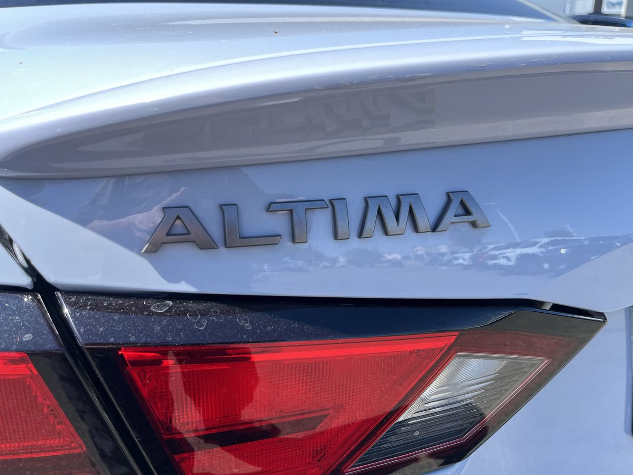 Used 2023 Nissan Altima 2.5 SR w/ SR Premium Package FWD image 30