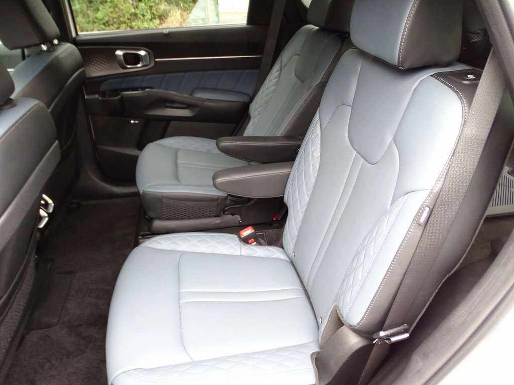 Used 2025 Kia Sorento SX Prestige image 8