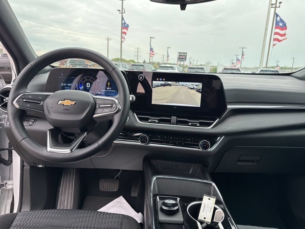 Used 2026 Chevrolet Equinox LT AWD/4WD image 48