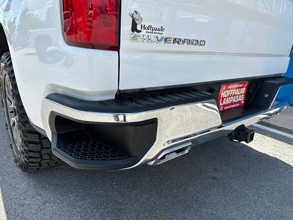 Used 2023 Chevrolet Silverado 1500 LT AWD/4WD image 5