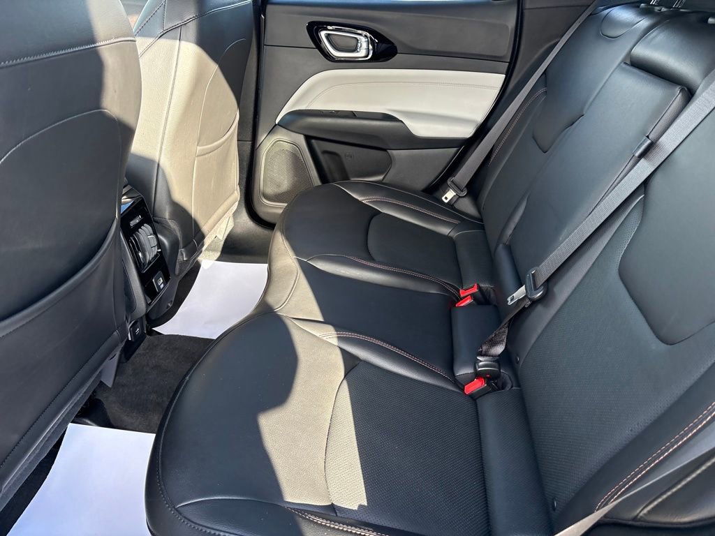 Certified 2023 Jeep Compass Limited image 29