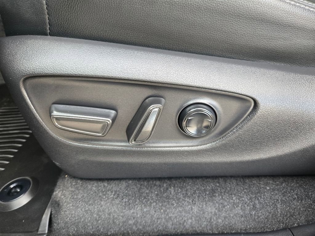 Used 2024 Toyota Land Cruiser image 13