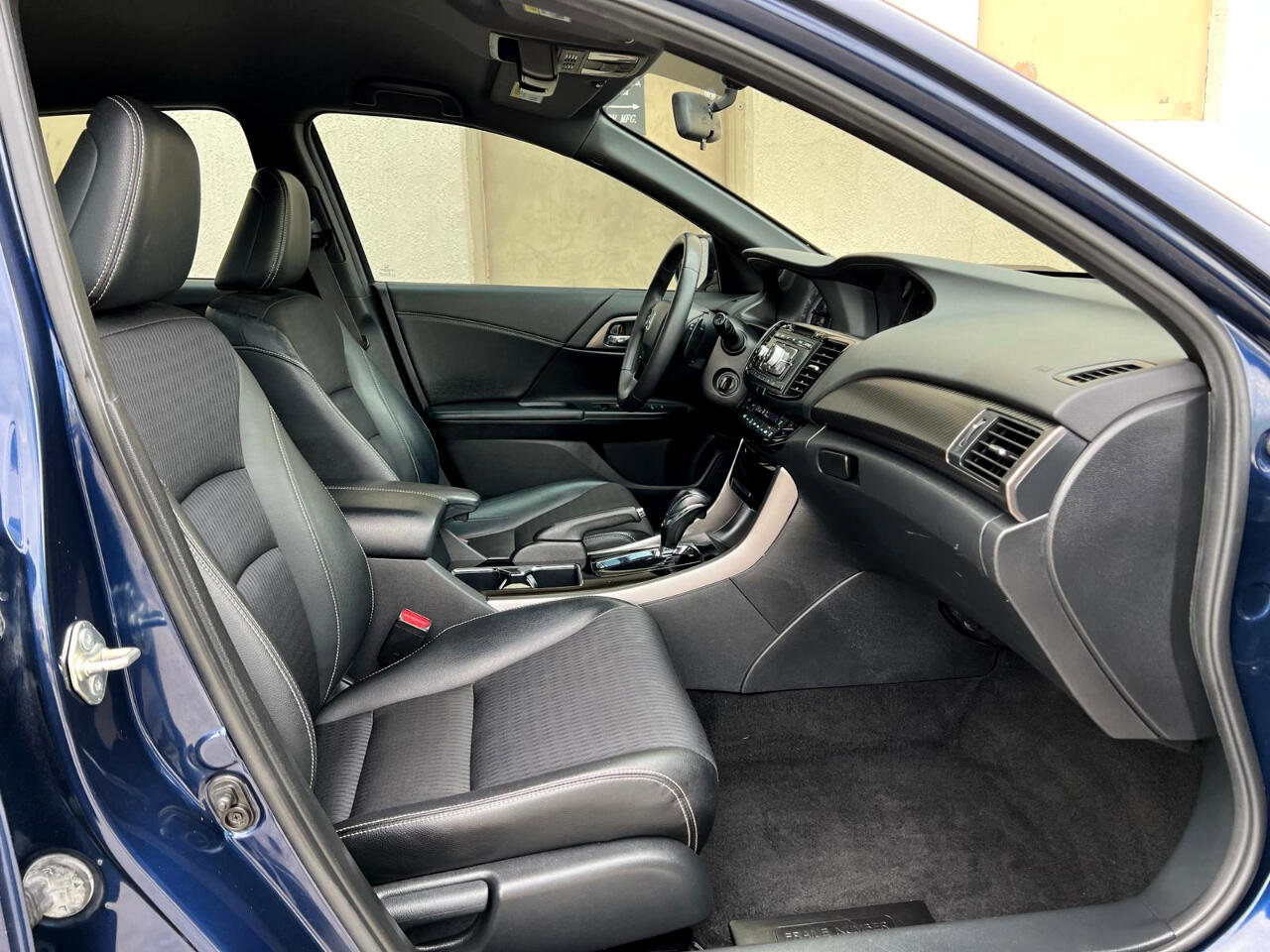 Used 2013 INFINITI G37 x Sedan w/ Premium Pkg image 20