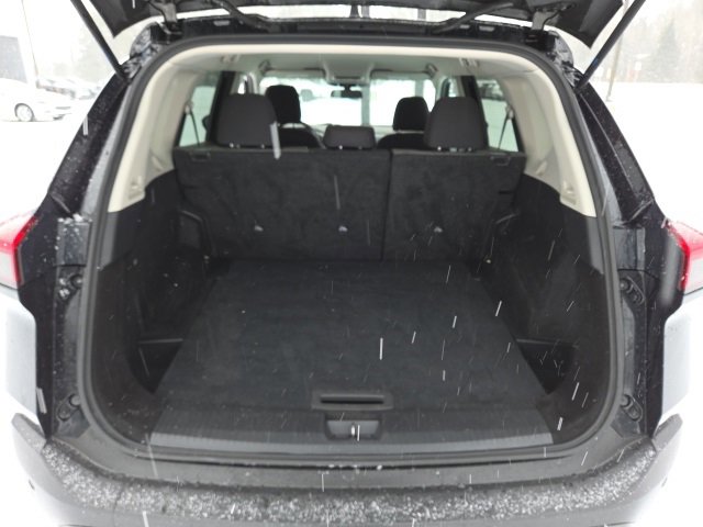 Used 2022 Nissan Rogue S image 19