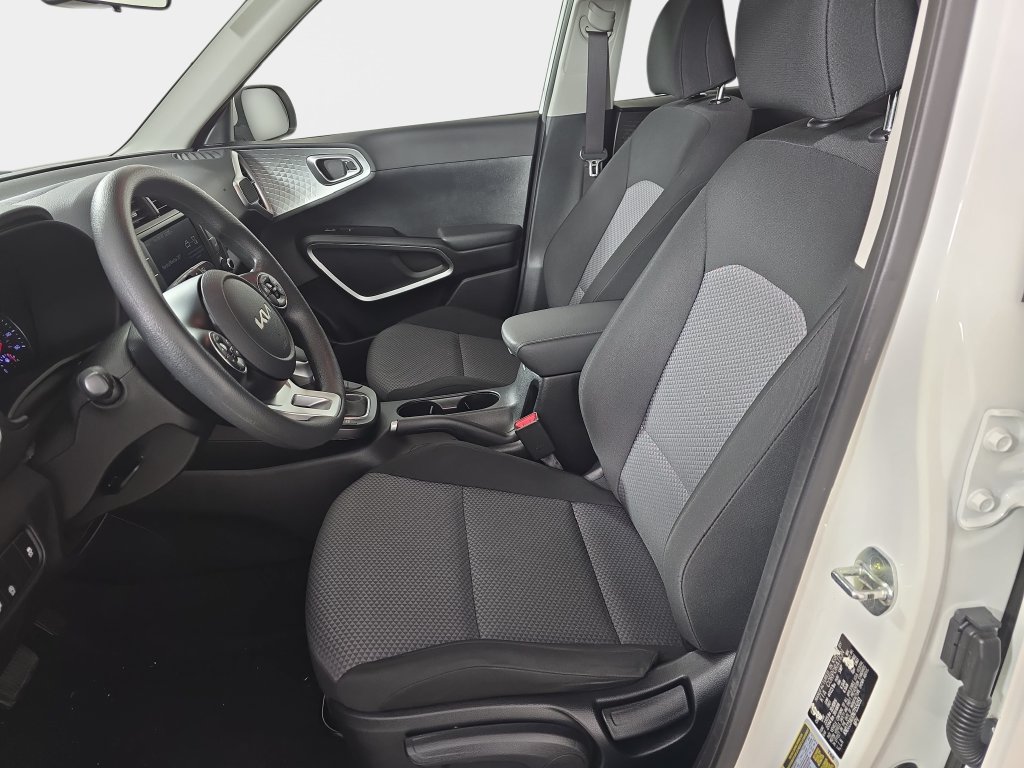 Used 2022 Kia Soul LX w/ Technology Package FWD image 17