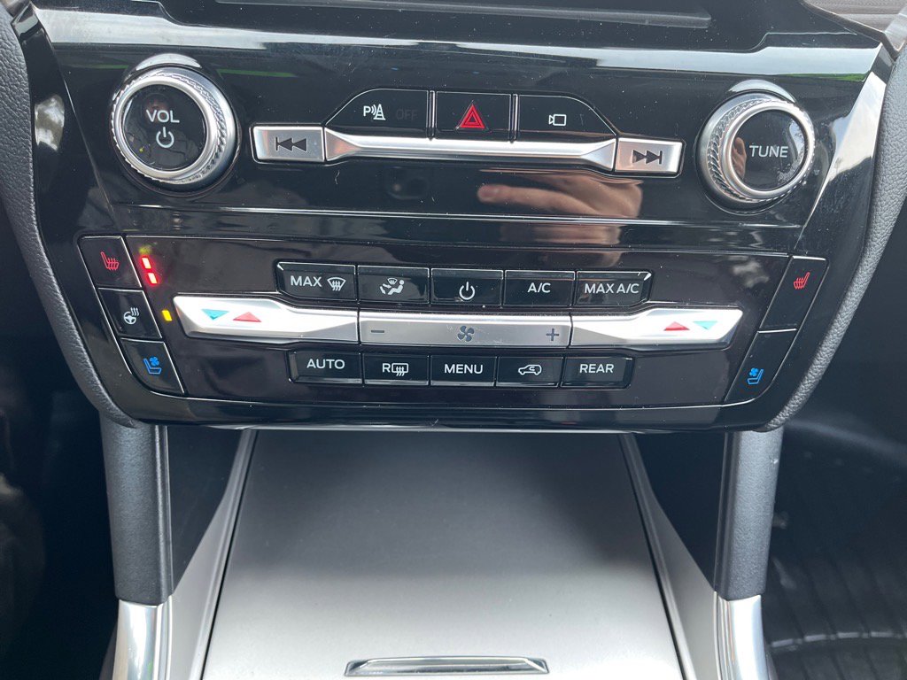 Used 2022 Ford Explorer Limited w/ Equipment Group 301A image 22