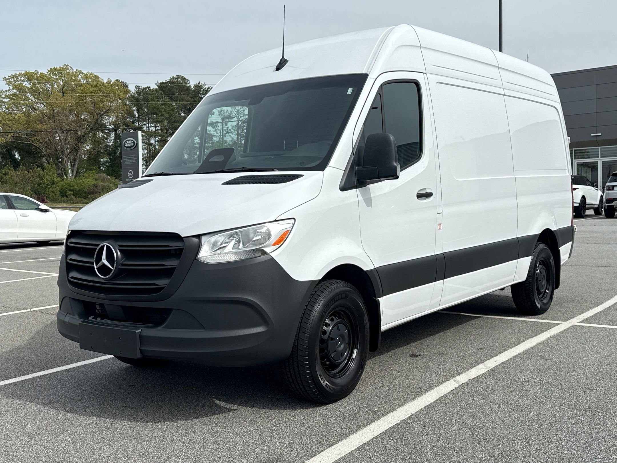 Used 2025 Mercedes-Benz Sprinter 2500 image 1