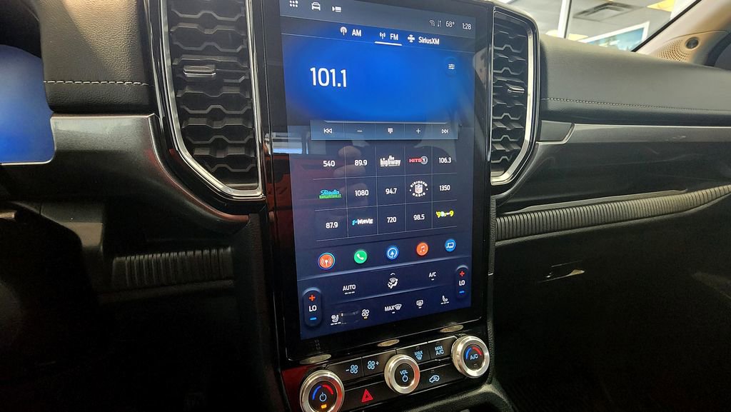 Used 2024 Ford Ranger Lariat w/ Trailer Tow Package AWD/4WD image 32