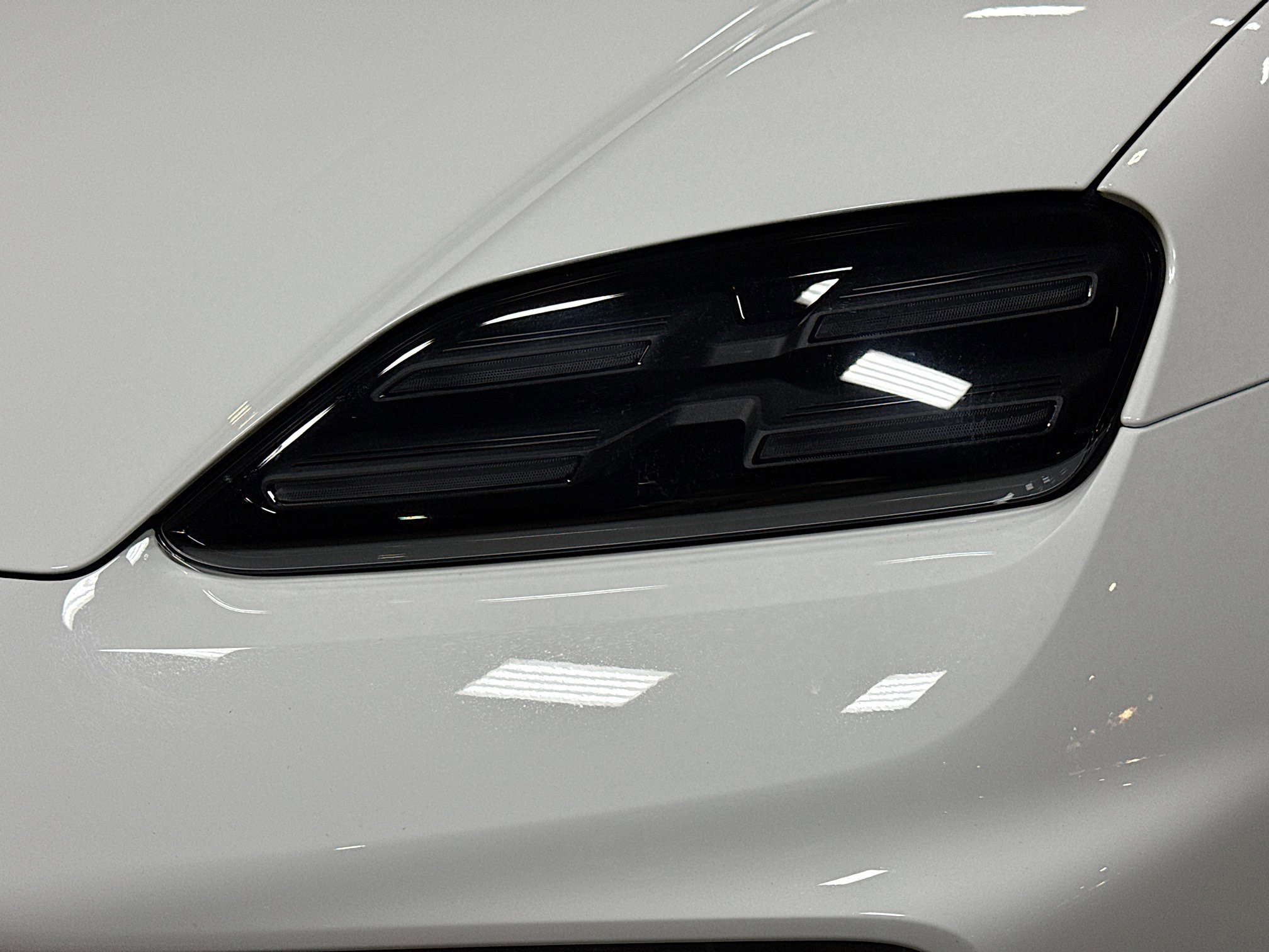 Certified 2025 Porsche Macan 4 Electric image 10