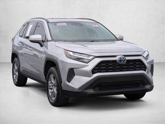 Used 2022 Toyota RAV4 XLE AWD/4WD image 3