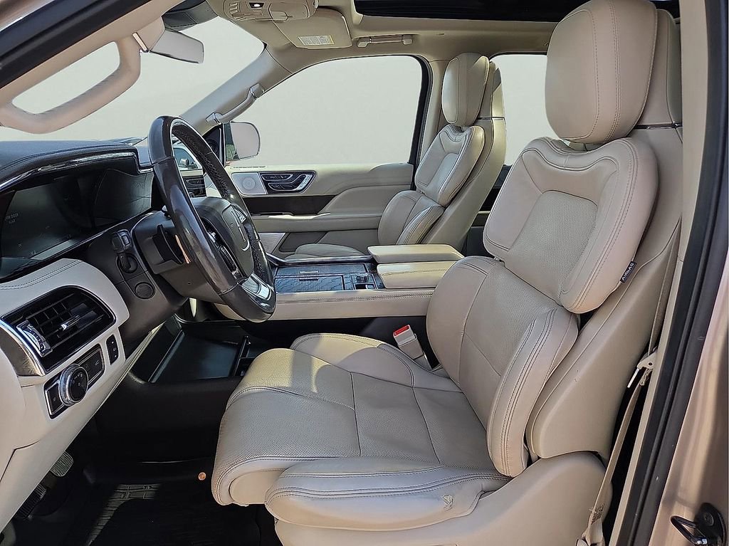 Used 2020 Lincoln Navigator L Reserve w/ Luxury Package AWD/4WD image 14