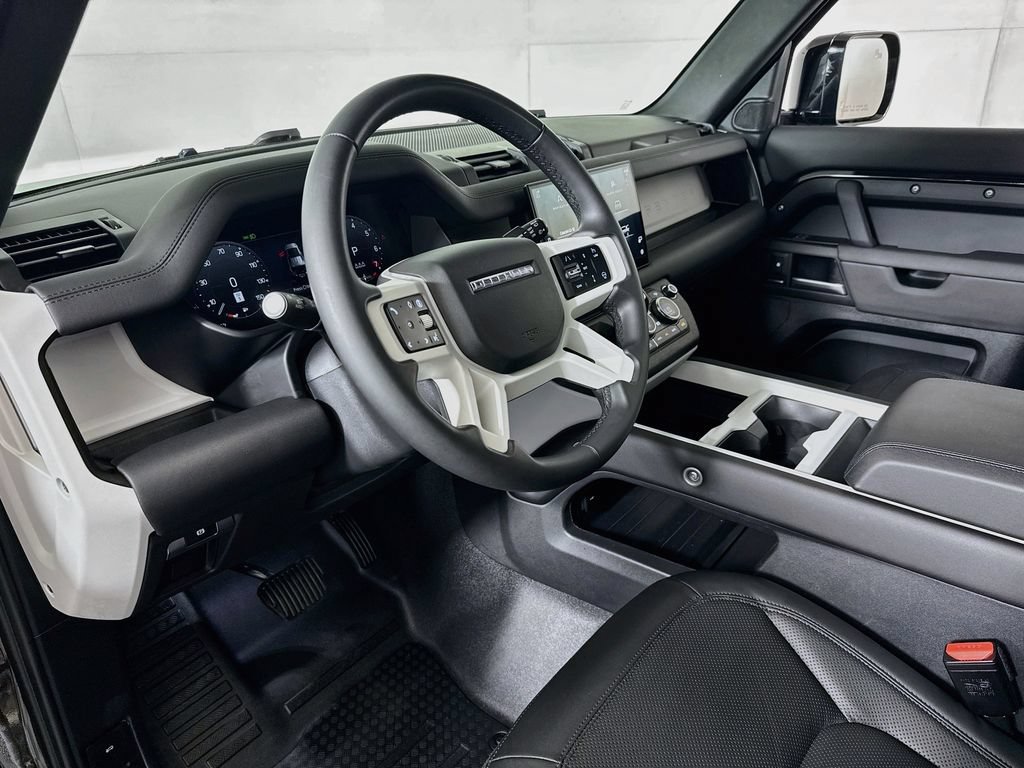 Used 2025 Land Rover Defender 110 S AWD/4WD image 9