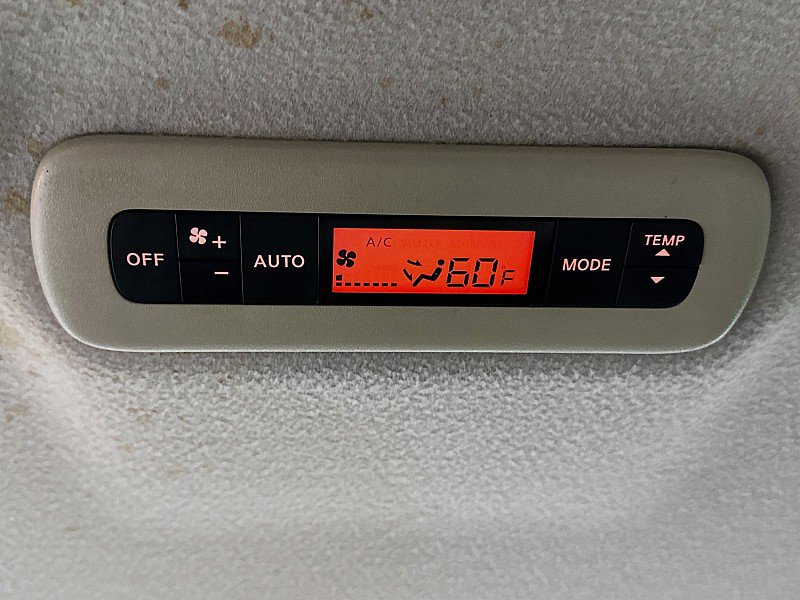 Used 2017 Nissan Quest SV image 23