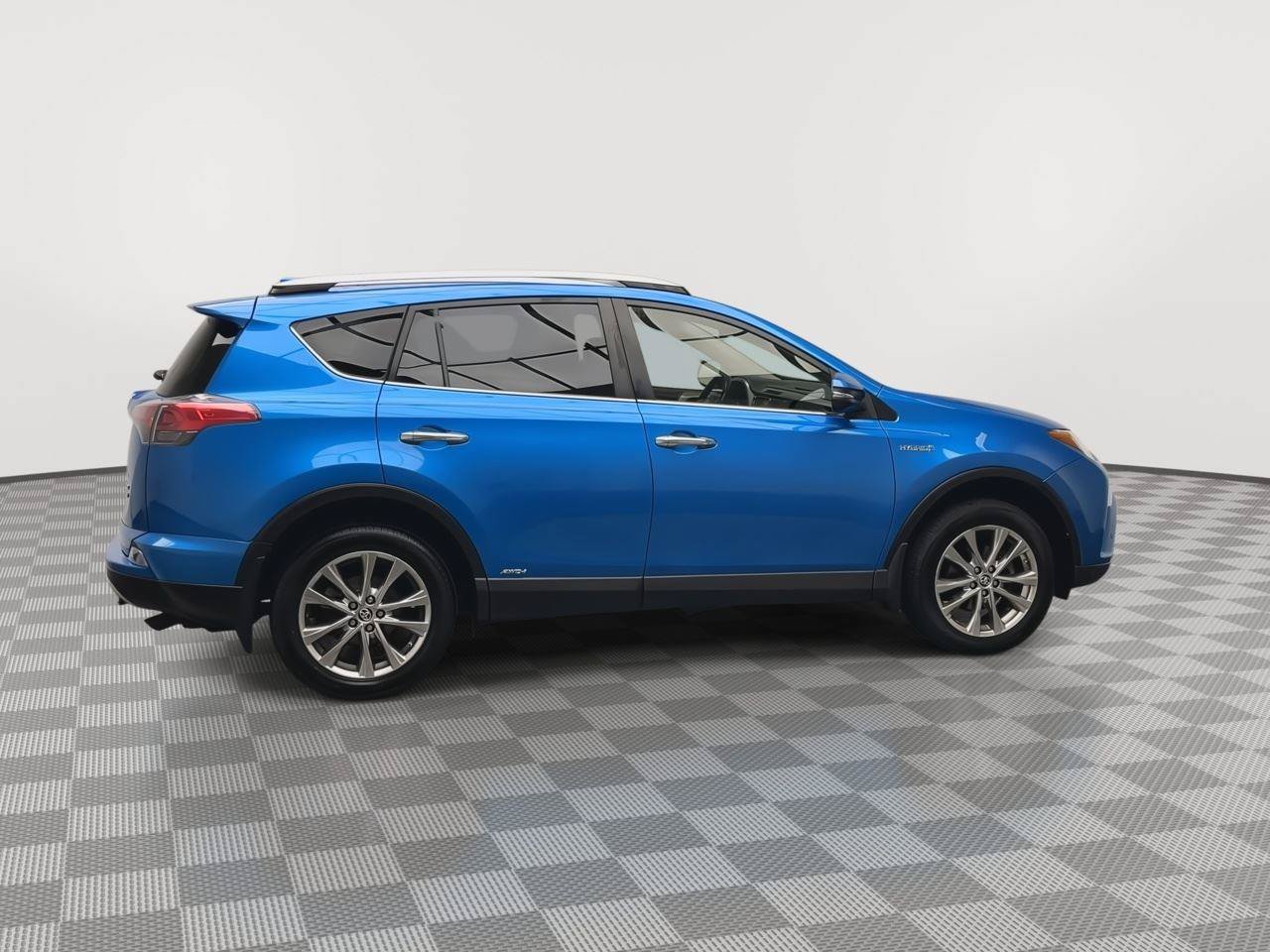 Used 2018 Toyota RAV4 Limited w/ Advanced Technology Package AWD/4WD image 40
