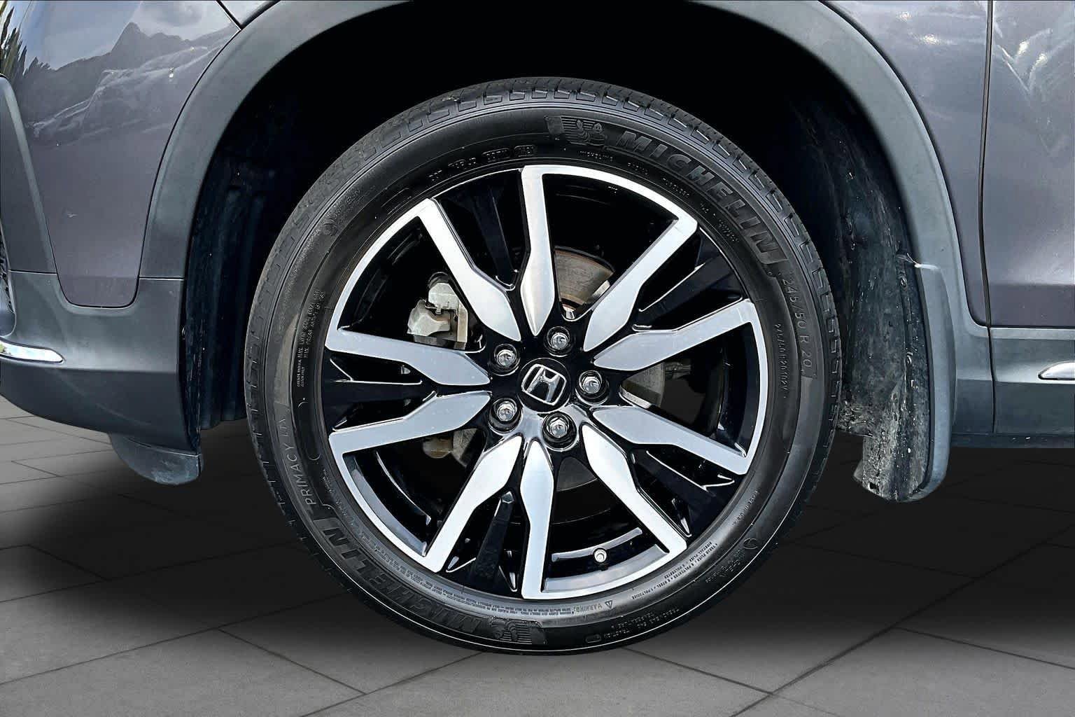 Used 2020 Honda Pilot Touring image 11