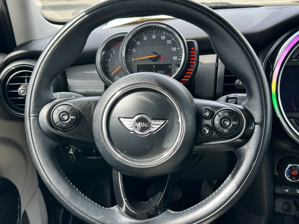 Used 2015 MINI Cooper 4-Door Hardtop FWD image 17