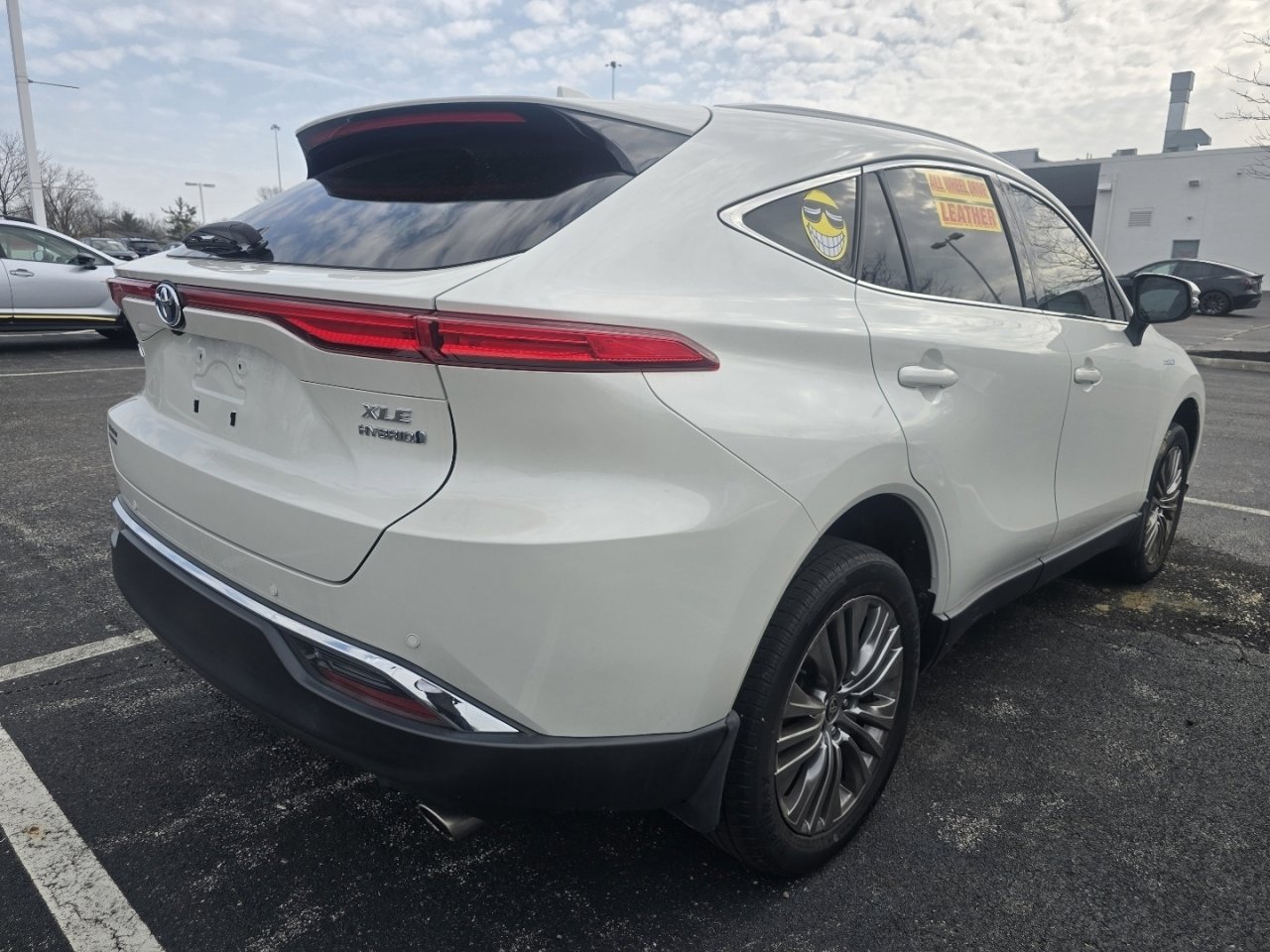 Used 2021 Toyota Venza XLE image 7