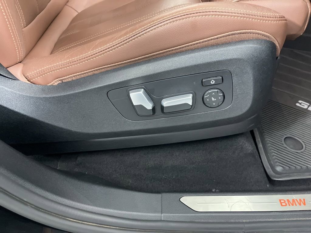 Used 2022 BMW X7 xDrive40i w/ Parking Assistance Package image 8