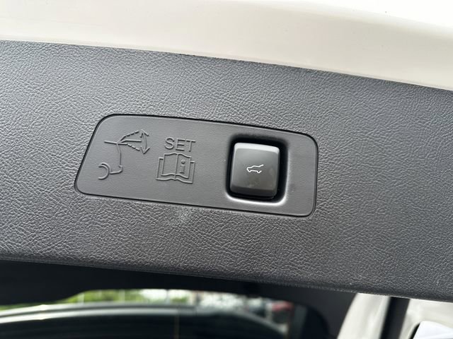 Certified 2024 Lincoln Corsair AWD image 44
