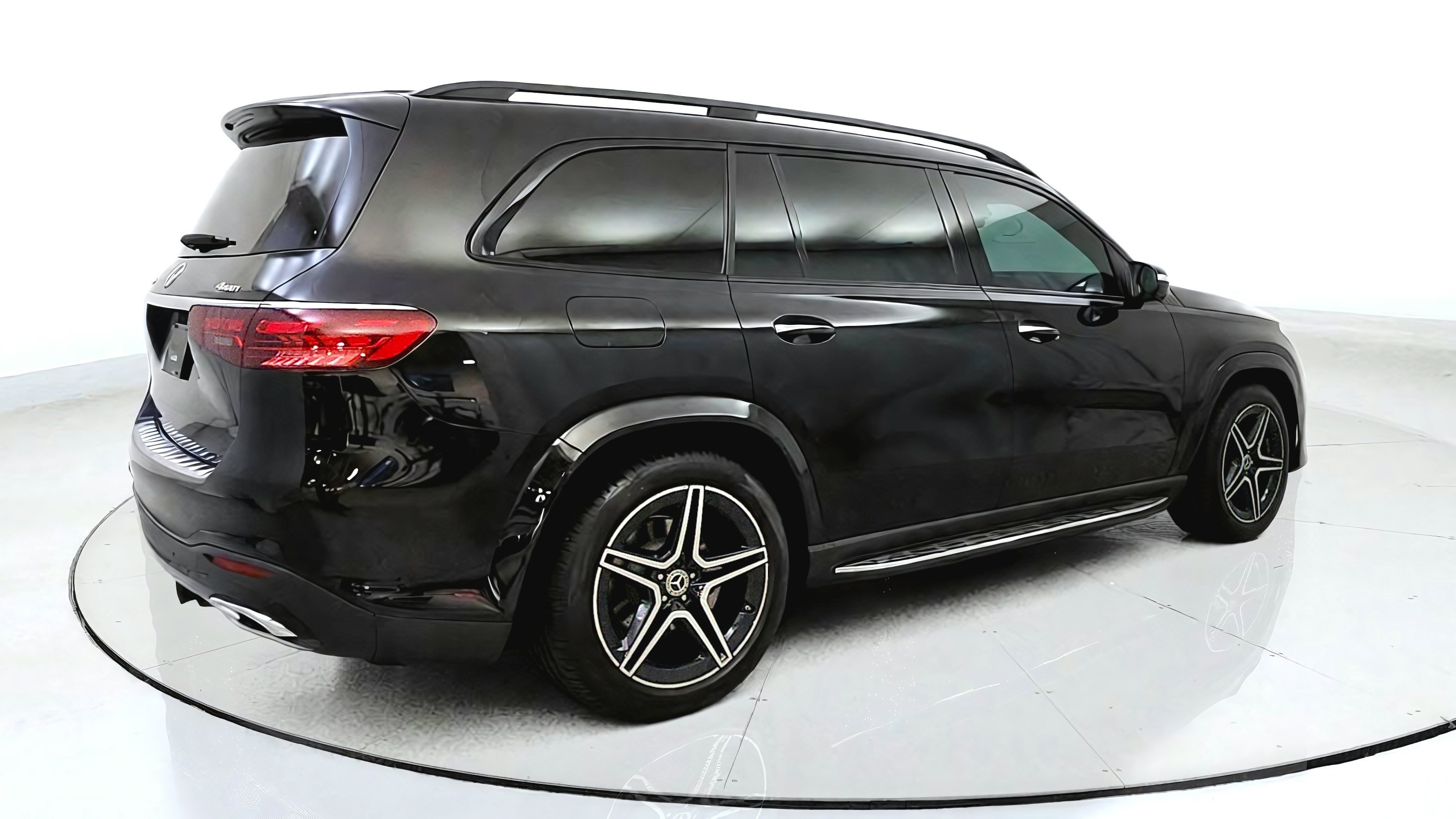 Used 2024 Mercedes-Benz GLS 450 4MATIC w/ AMG Line Exterior image 7