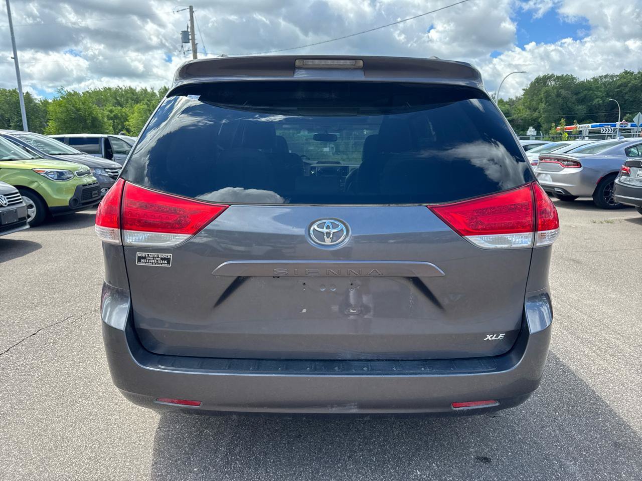 Used 2011 Toyota Sienna XLE FWD image 6