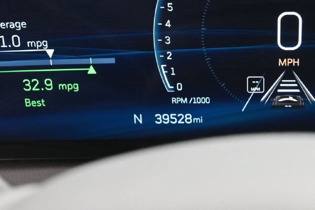 Certified 2025 Cadillac XT4 Premium Luxury FWD image 31