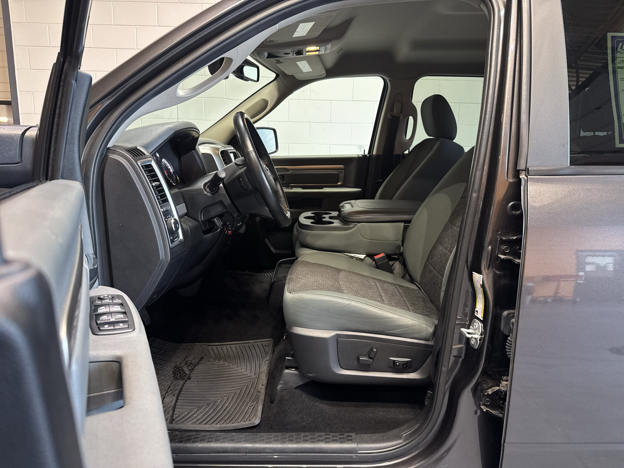 Used 2018 RAM 1500 Big Horn AWD/4WD image 13