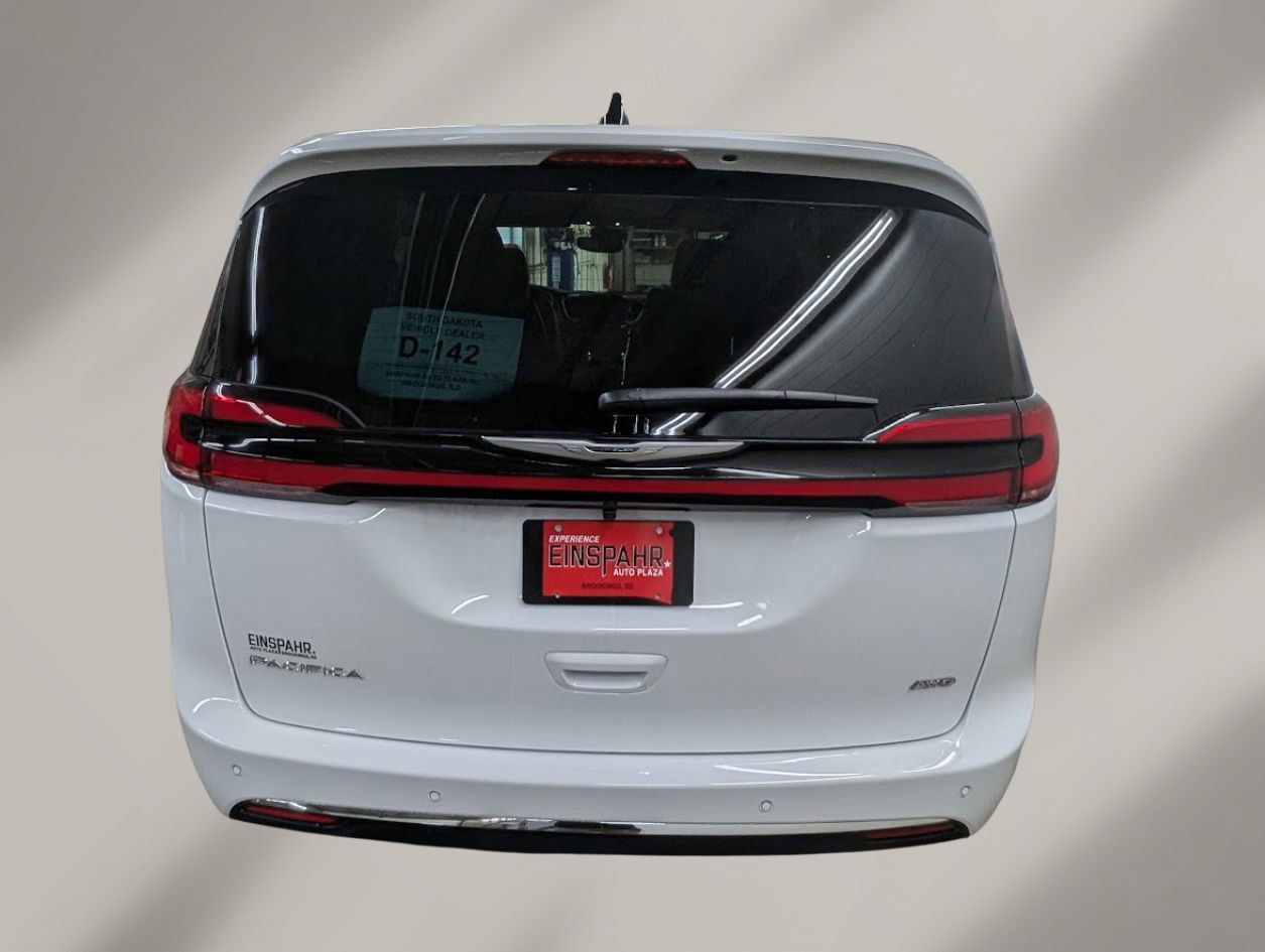 New 2026 Chrysler Pacifica Select image 24