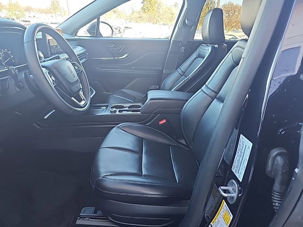 Used 2022 Lincoln Corsair AWD w/ Equipment Group 101A image 9