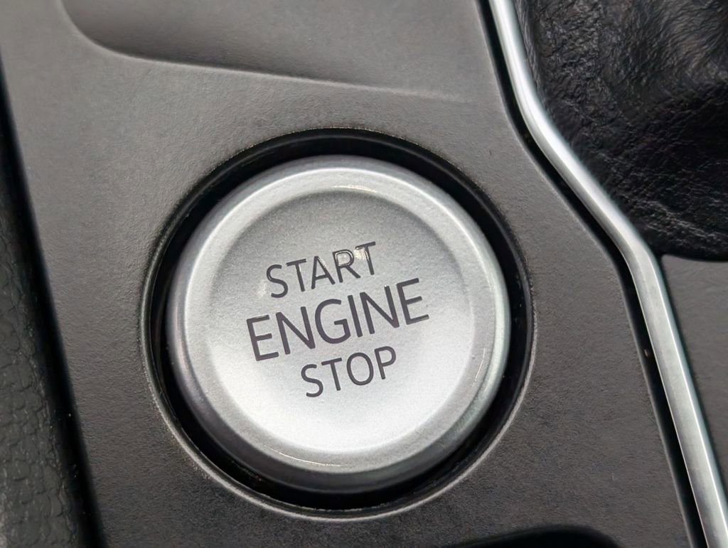 Used 2021 Volkswagen Atlas SE image 35