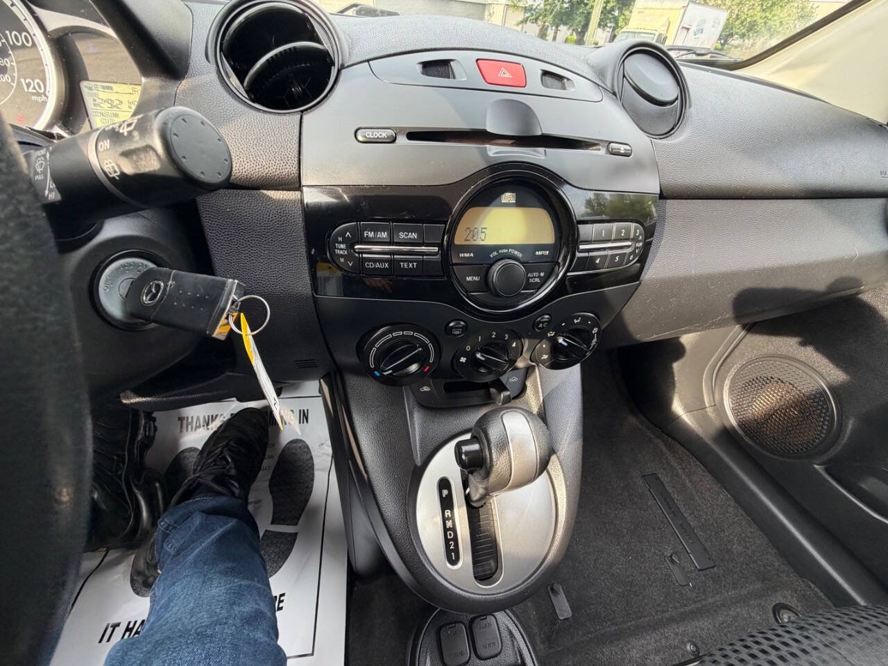 Used 2011 MAZDA MAZDA2 Touring FWD image 12