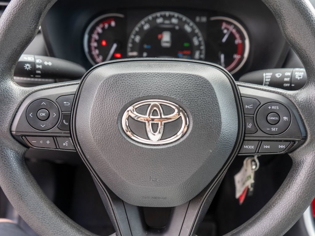 Used 2023 Toyota RAV4 LE AWD/4WD image 16