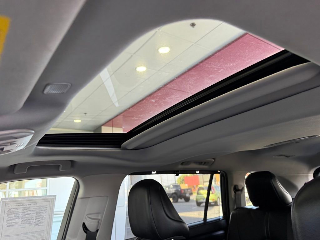 Used 2023 Toyota Highlander XLE image 24