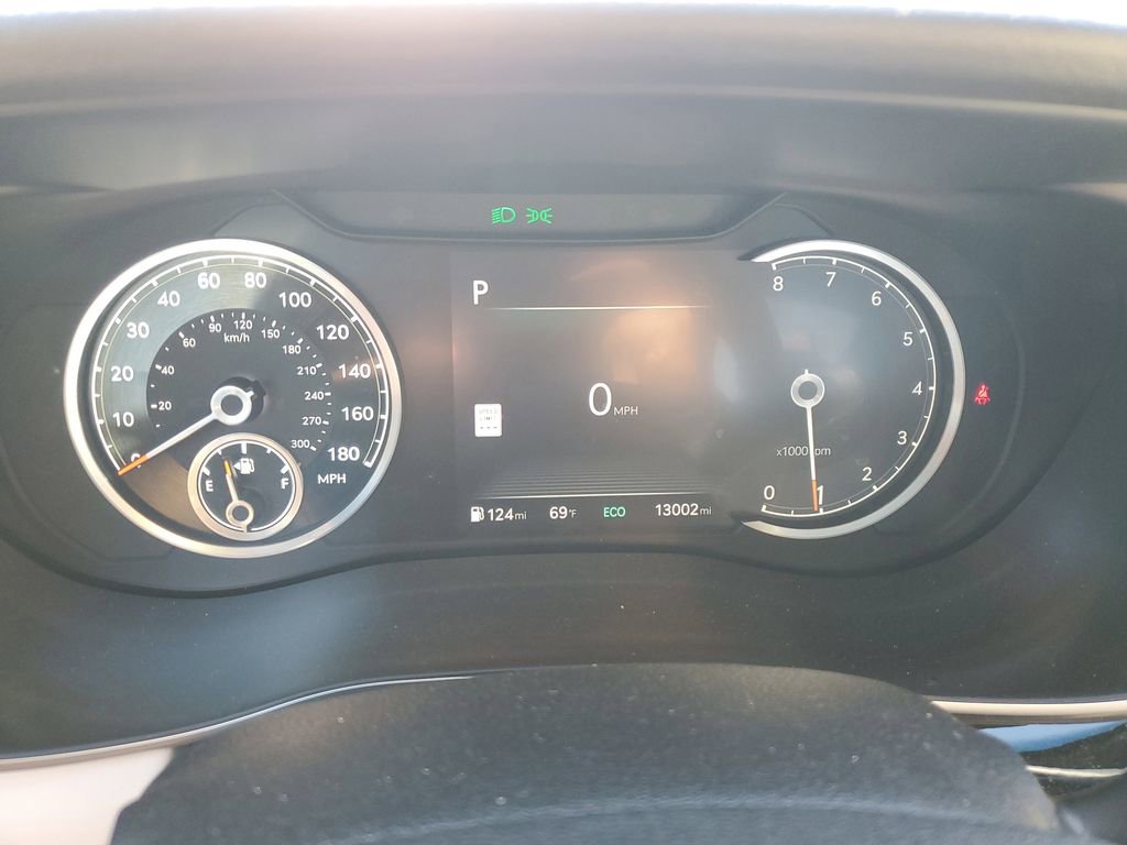 Used 2025 Genesis G70 2.5T image 29